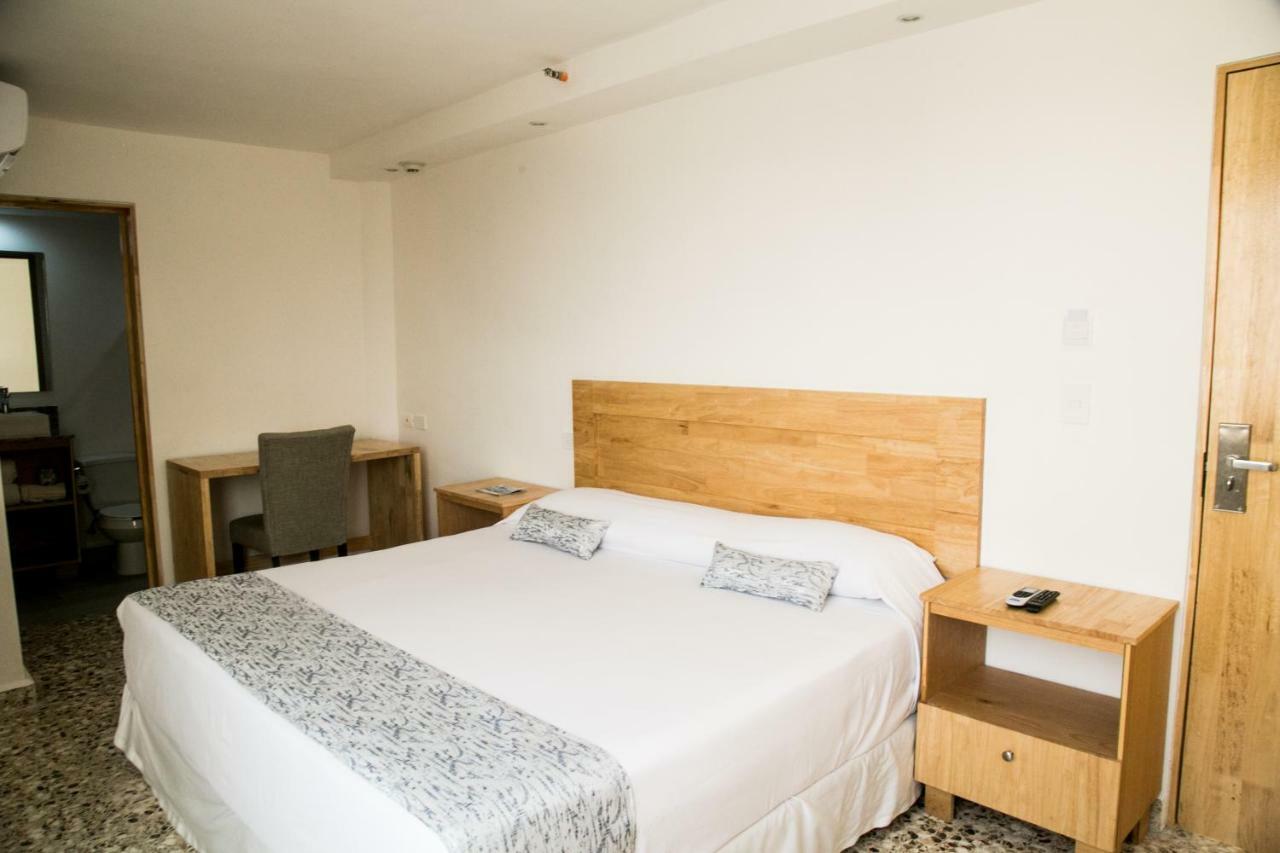 Booking 500 Monterrey Exterior foto